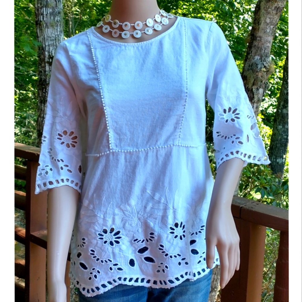 Ann Taylor Embroidered/Cut Out Top